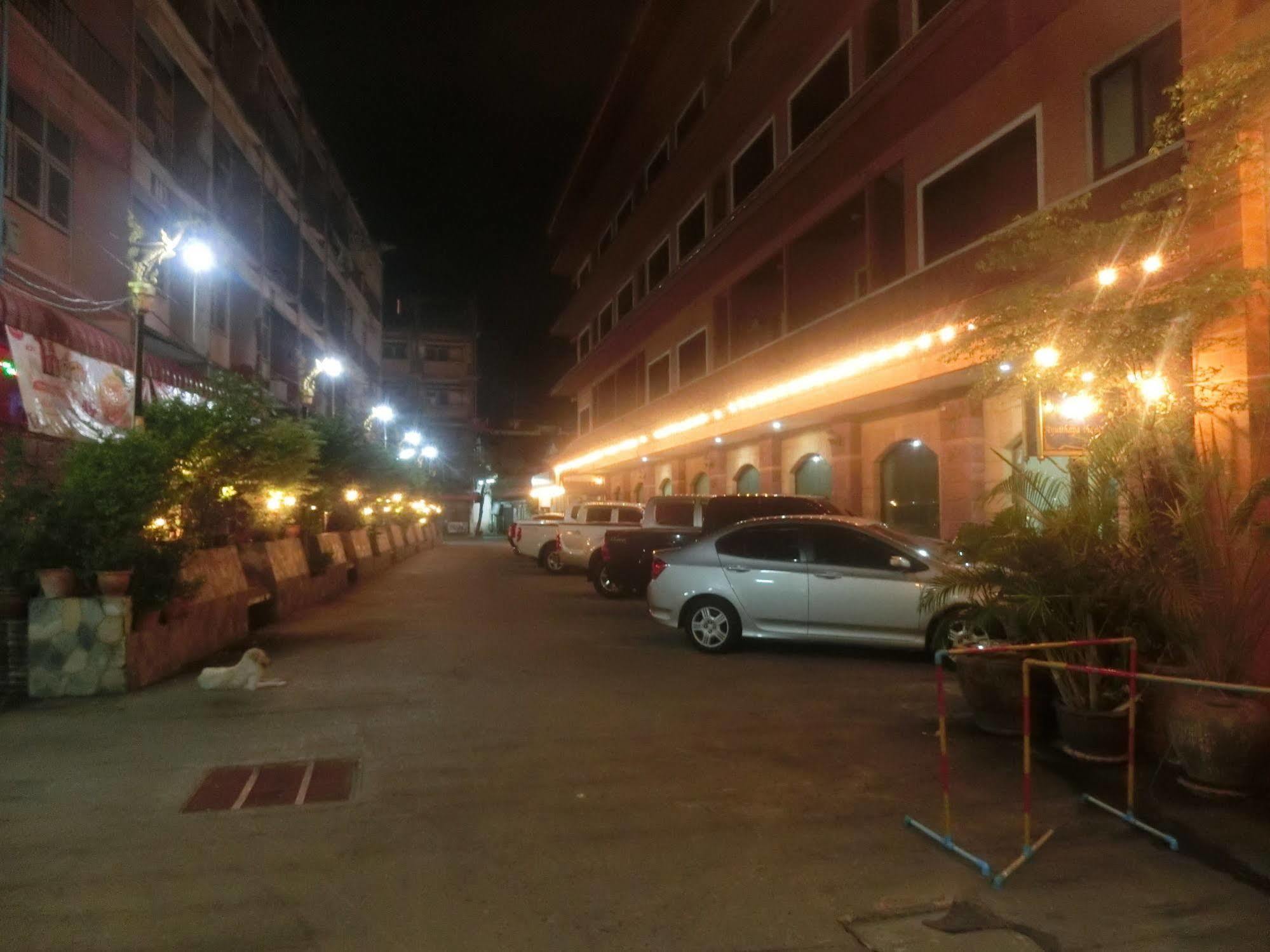 Ayutthaya Thenee Hotel Zewnętrze zdjęcie